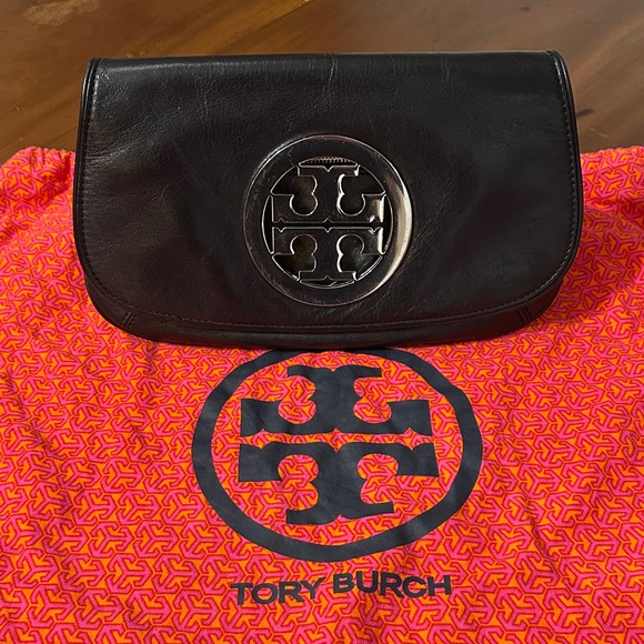 Tory Burch Reva Amanda Crossbody Bag with Chain Strap - Picture 2 of 15